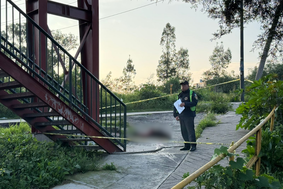 Hombre muere al caer de puente peatonal en GAM. Foto: Ramón Ramírez