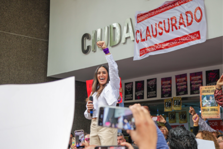 Alessandra Rojo acusa al TECDMX de querer anular su victoria