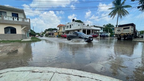 'Es inhumano': Comapa Sur desperdicia agua limpia en fuga