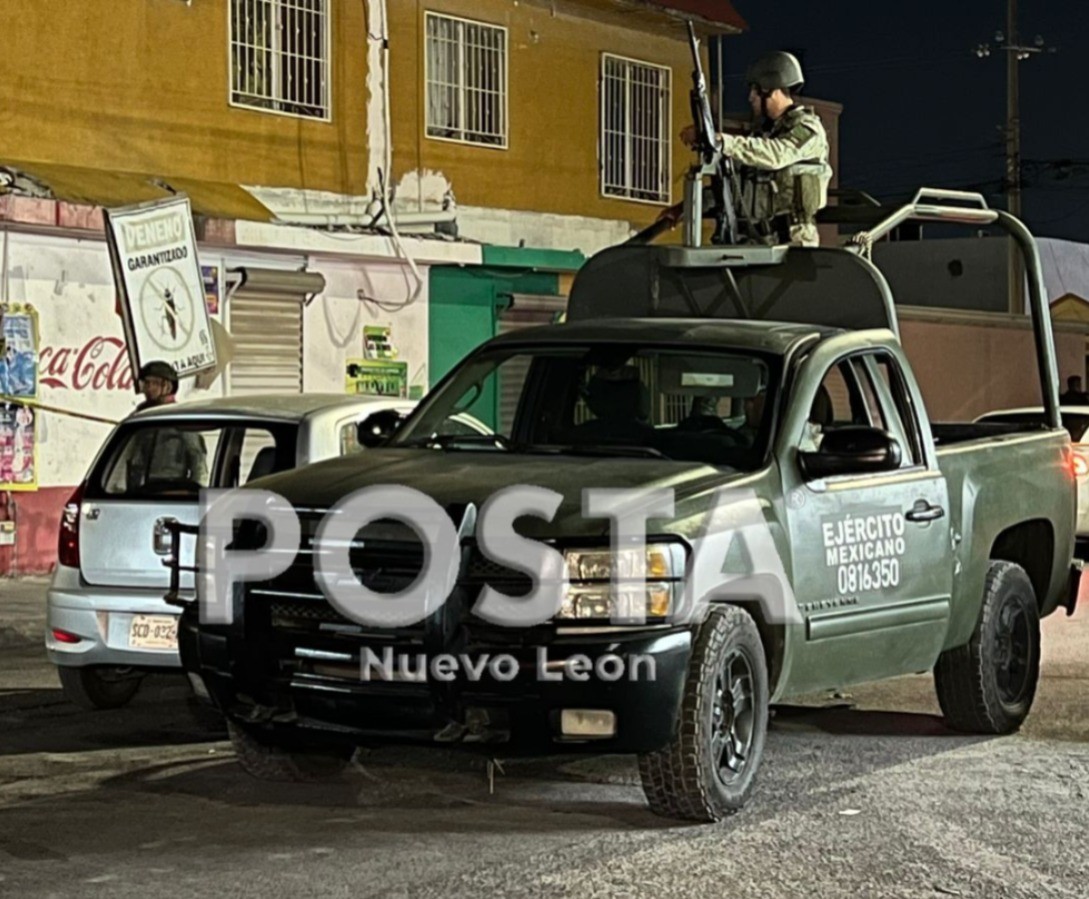 Elementos del Ejército Mexicano en las calles de la colonia Ébanos donde ocurrió la balacera. Foto: Raymundo Elizalde.