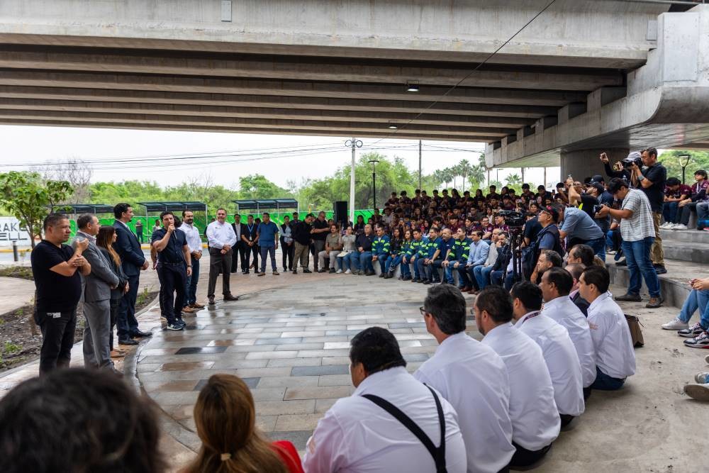 Autoridades entregan los trabajos del Puente Vehicular Churubusco- Vía Tampico. Foto. Gobierno de Nuevo León