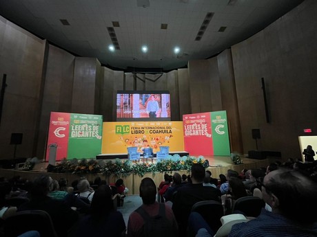 Estrenan en la FILC el documental 'Coahuila 200 años de grandeza'