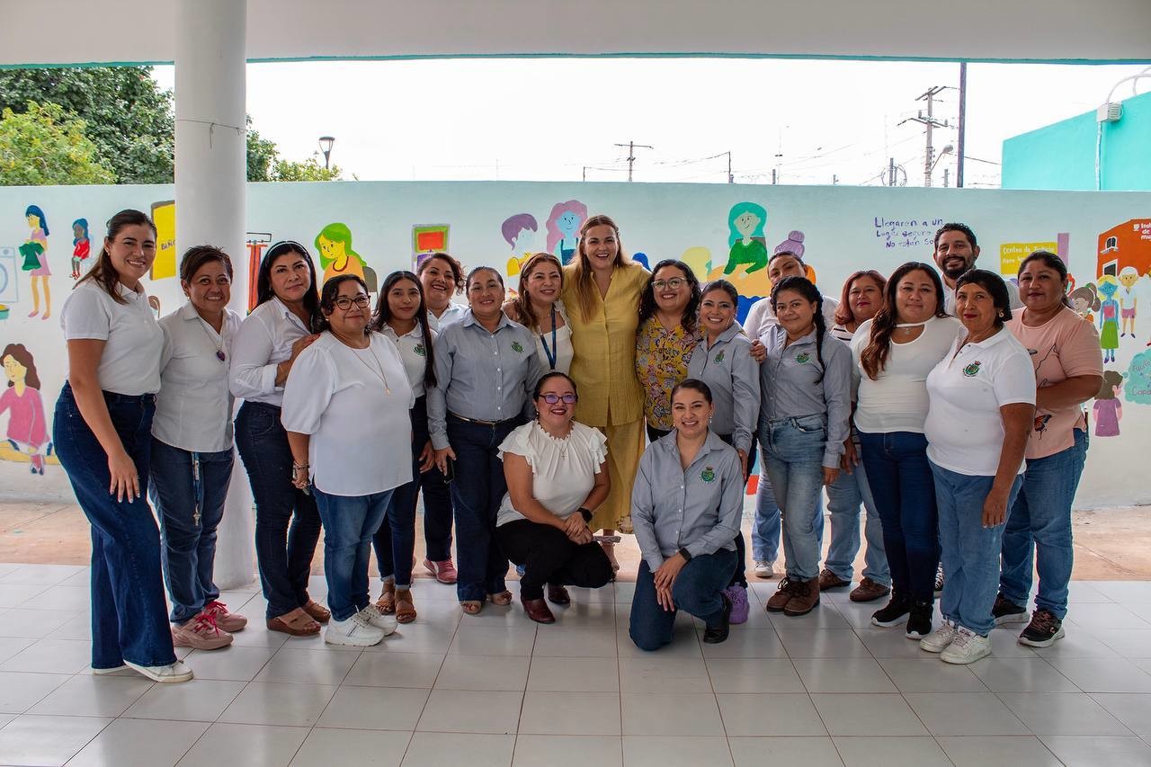 Cecilia Patrón Laviada en su visita Instituto Municipal de la Mujer. Foto: Cortesía