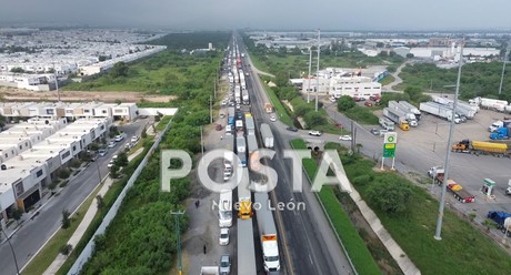 Se registra tráfico de 20 kilómetros en Libramiento Noroeste por bloqueo de Pode