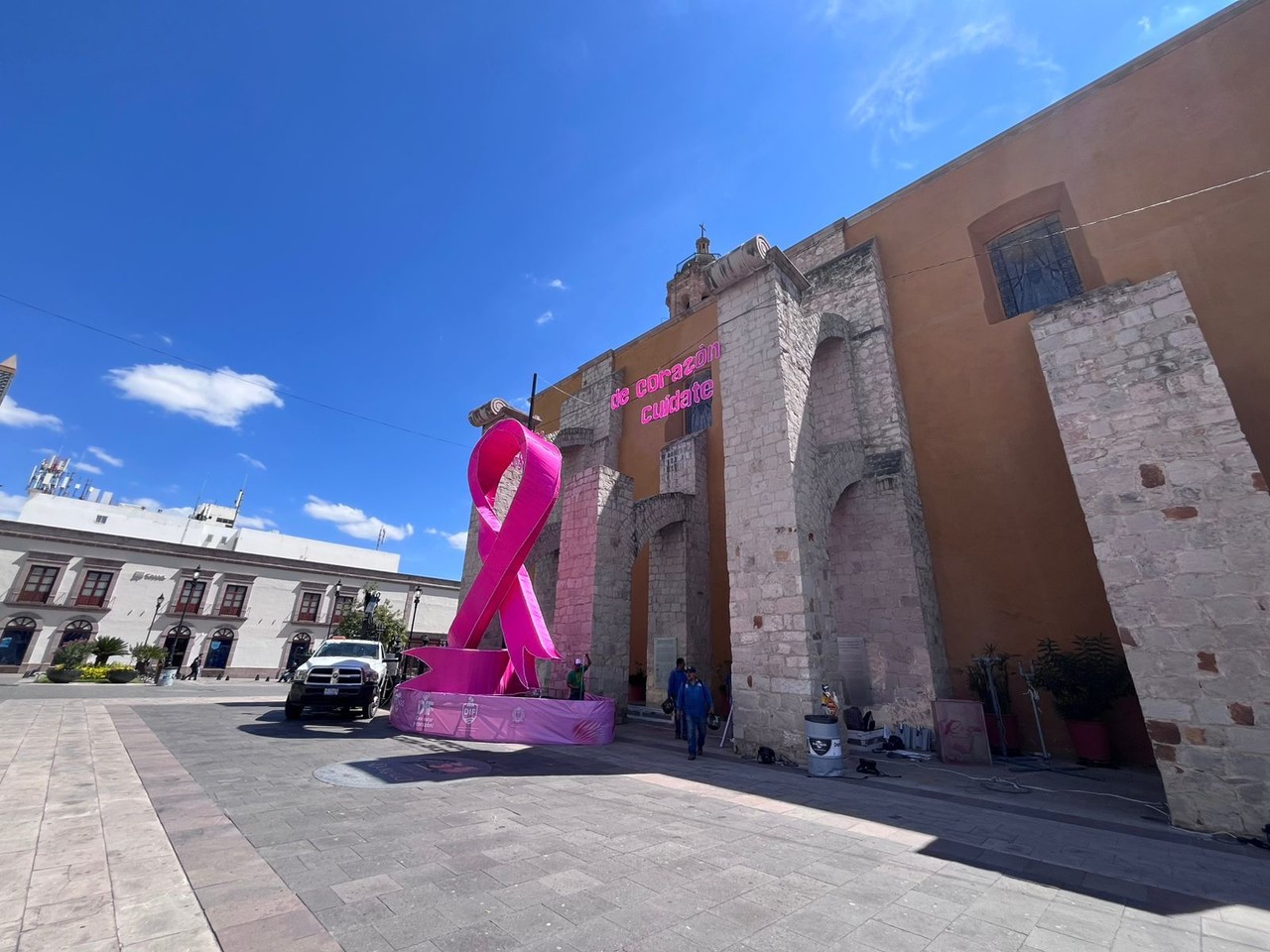 Inician los actos para generar concienca contra el cáncer de mama. Foto: Alejandro Ávila.