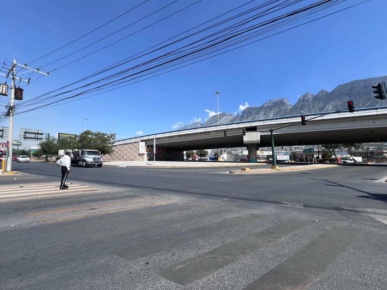 Desde agosto, el Municipio de Santa Catarina ha estado realizando reparaciones en la estructura del puente La Fama para garantizar la seguridad de los automovilistas. Foto: Gobierno de Santa Catarina.