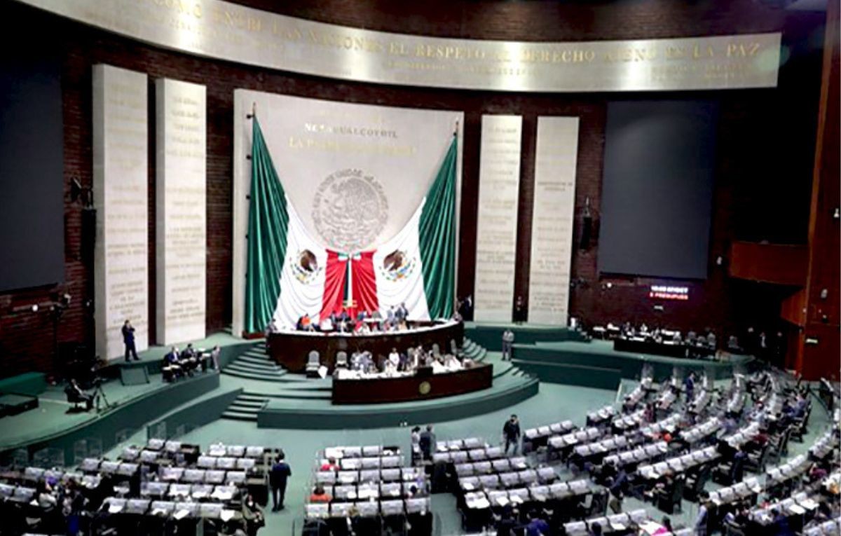 Policías, personal de enfermería y docentes tendrán un salario de 16 mil pesos mensuales. Foto: Canal del Congreso