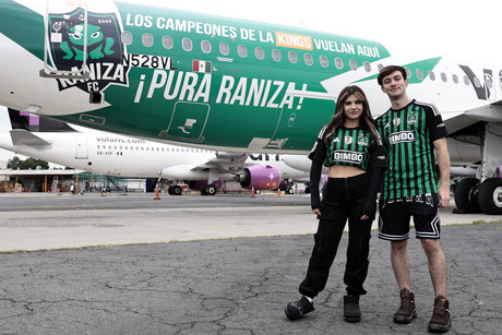 La Raniza FC y Volaris presentan el primer avión de la Kings League Américas