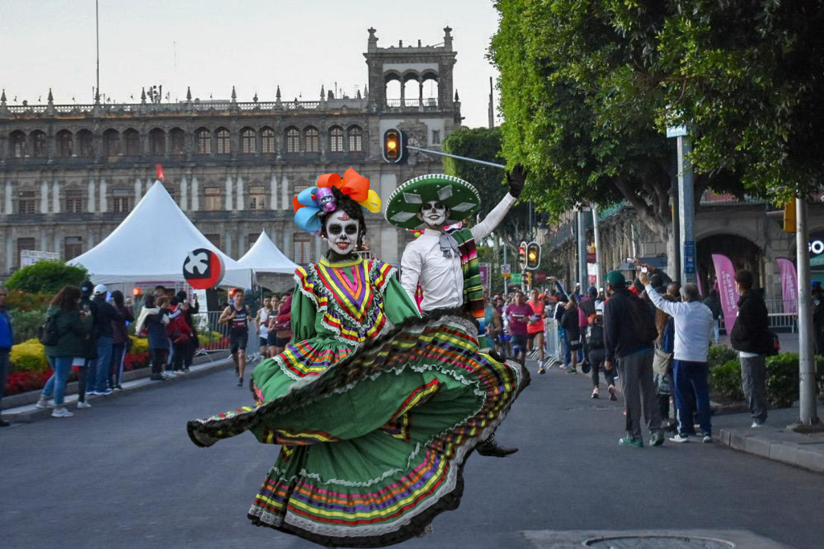 Personas corriendo en el Zócalo capitalino. Foto: Gobierno de CDMX