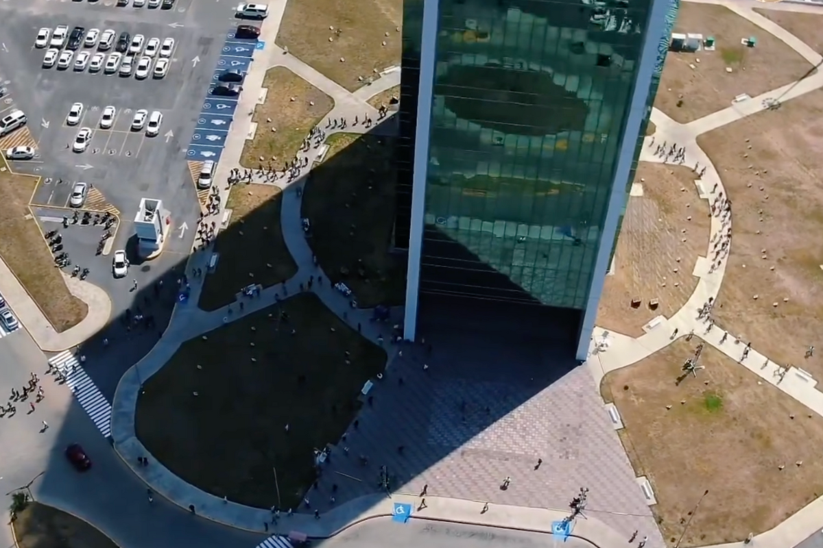 Simulacro en las instalaciones de la Torre Bicentenario en Ciudad Victoria. Foto: PC