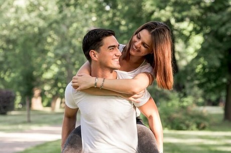 ¿Qué son las parejas LAT y por qué son la nueva tendencia?