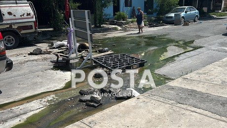 ¡Están hartos! Vecinos de Guadalupe tienen 4 meses viviendo entre aguas negras