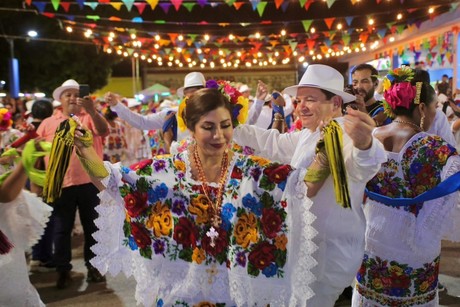 Díaz Mena compromete a su gobierno con la promoción de la cultura y tradición