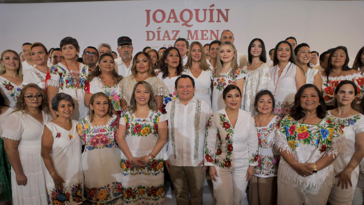 Presenta Joaquín Díaz Mena a la tercera parte de su gabinete