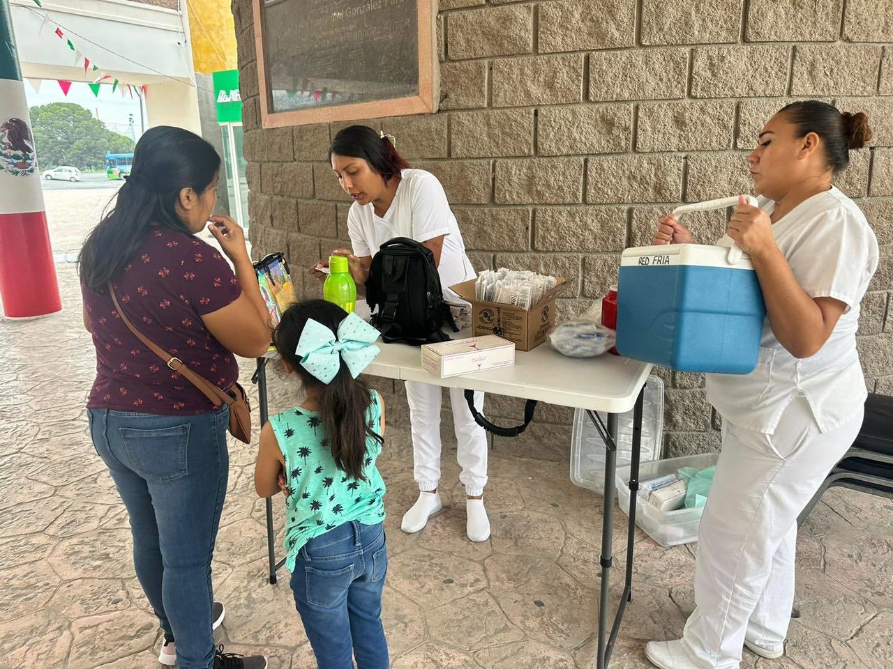 El municipio recomienda que aquellos que asistan lleven consigo la cartilla de vacunación, para facilitar el proceso y asegurar que cada miembro de la familia reciba las dosis necesarias. Foto: García.