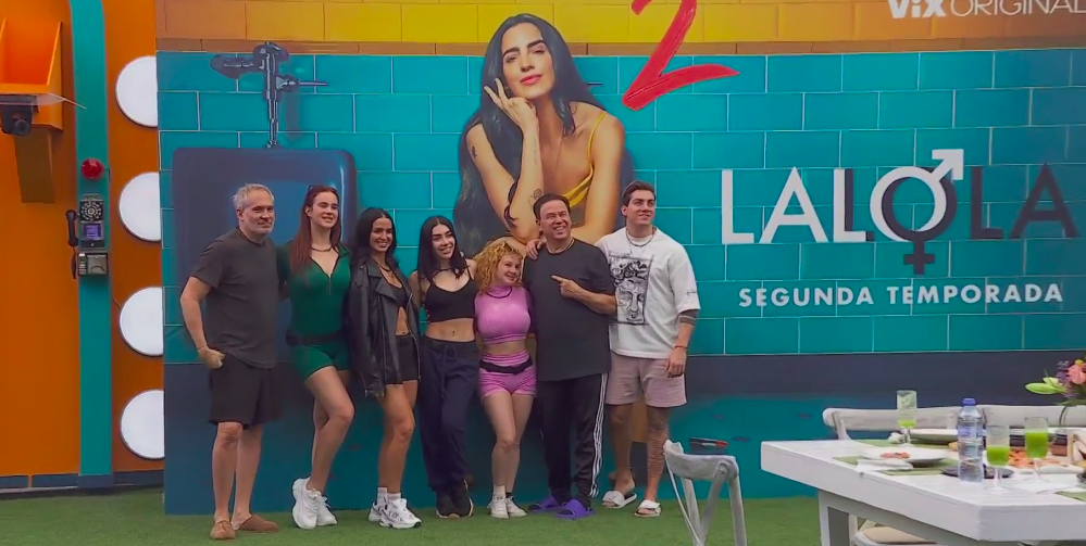 Bárbara de Regil visitó 'La Casa de los Famosos México' para promocionar por Vix su próxima serie. Foto. Captura Vix.