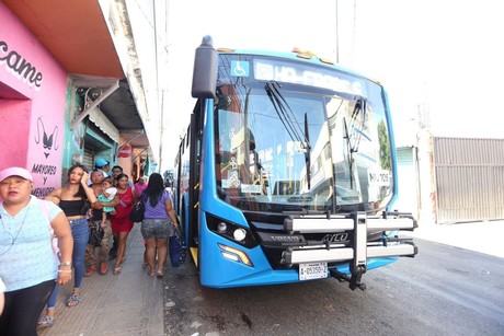 Transporte público asegurado durante los festejos patrios en Mérida