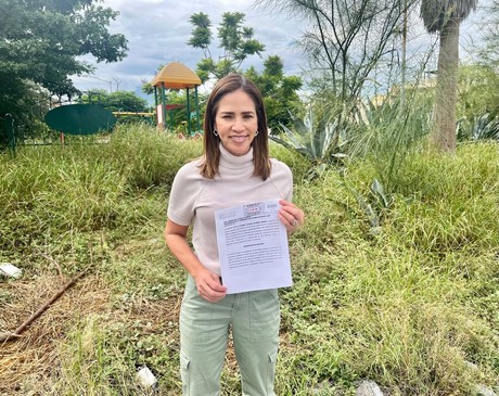 Pide Ivonne Álvarez a atender deshierbe de plazas al norponiente de Monterrey