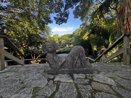 Cenote Zací de Valladolid, uno de los más grandes y emblemáticos de Yucatán