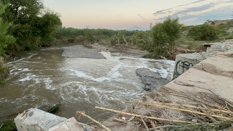 Intensifican búsqueda de jóvenes arrastrados por arroyo en Ramos Arizpe