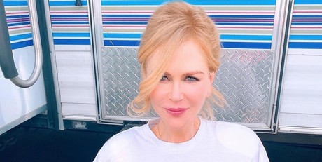 >Nicole Kidman se entera de la muerte de su mamá antes de ser premiada en Venecia