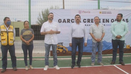 Inauguran canchas y plazas en diversas colonias de García