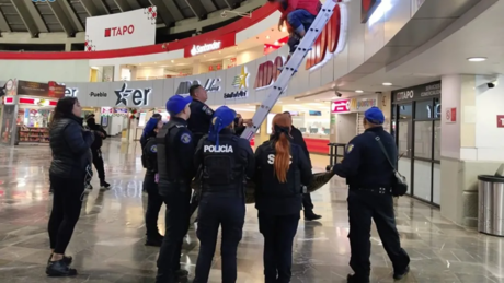 Joven intenta quitarse la vida en terminal de la CDMX