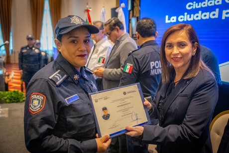 Conmemoran Día del Policía en Guadalupe con ascensos y reconocimientos