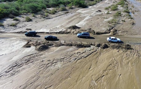 Reinician labores de limpieza en camino de desviación a La Ribera tras Ileana