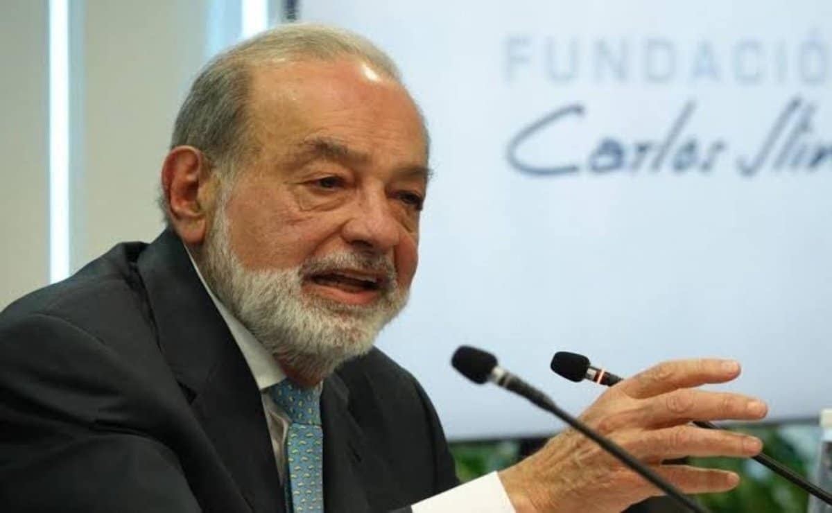 El empresario Carlos Slim Helú criticó los apoyos a pensionados en México y aboga por un nivel mínimo de bienestar ascendente para toda la población. Foto: Redes sociales