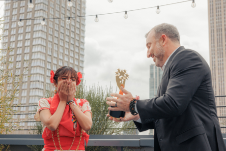 Ángela Olazarán es reconocida como ¡la mejor estudiante del mundo!