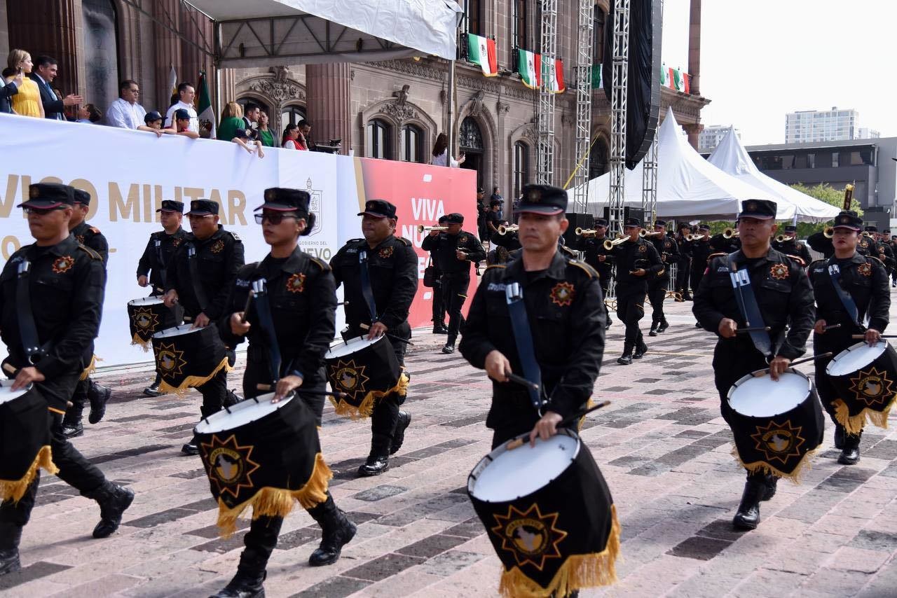 En la imagen elementos de Fuerza Civil participan en el desfile del Día de la Independencia de México. Foto: Facebook Fuerza Civil