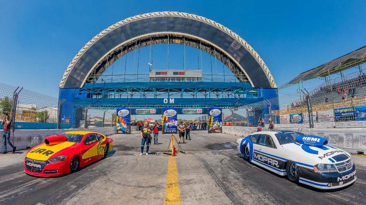 Ya perfilados hacia la recta final del Campeonato de aceleración, pilotos locales y de otros Estados de la República respondieron a la convocatoria del evento llamado Fiesta Mexicana Racing. Foto: Alex Villaseñor.