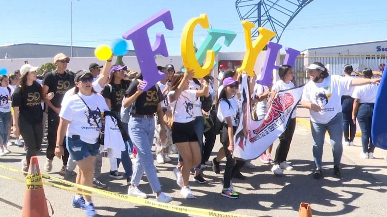 Desfile de bienvenida de la UAdeC en Saltillo 2023 / Foto: Redes Sociales