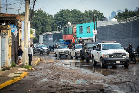 Continúan trabajos de limpieza en Tlalnepantla tras fuertes lluvias