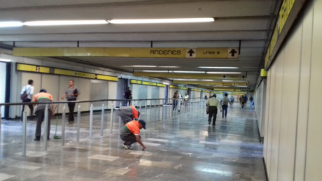 La verdad detrás de la falta de botes de basura en el Metro