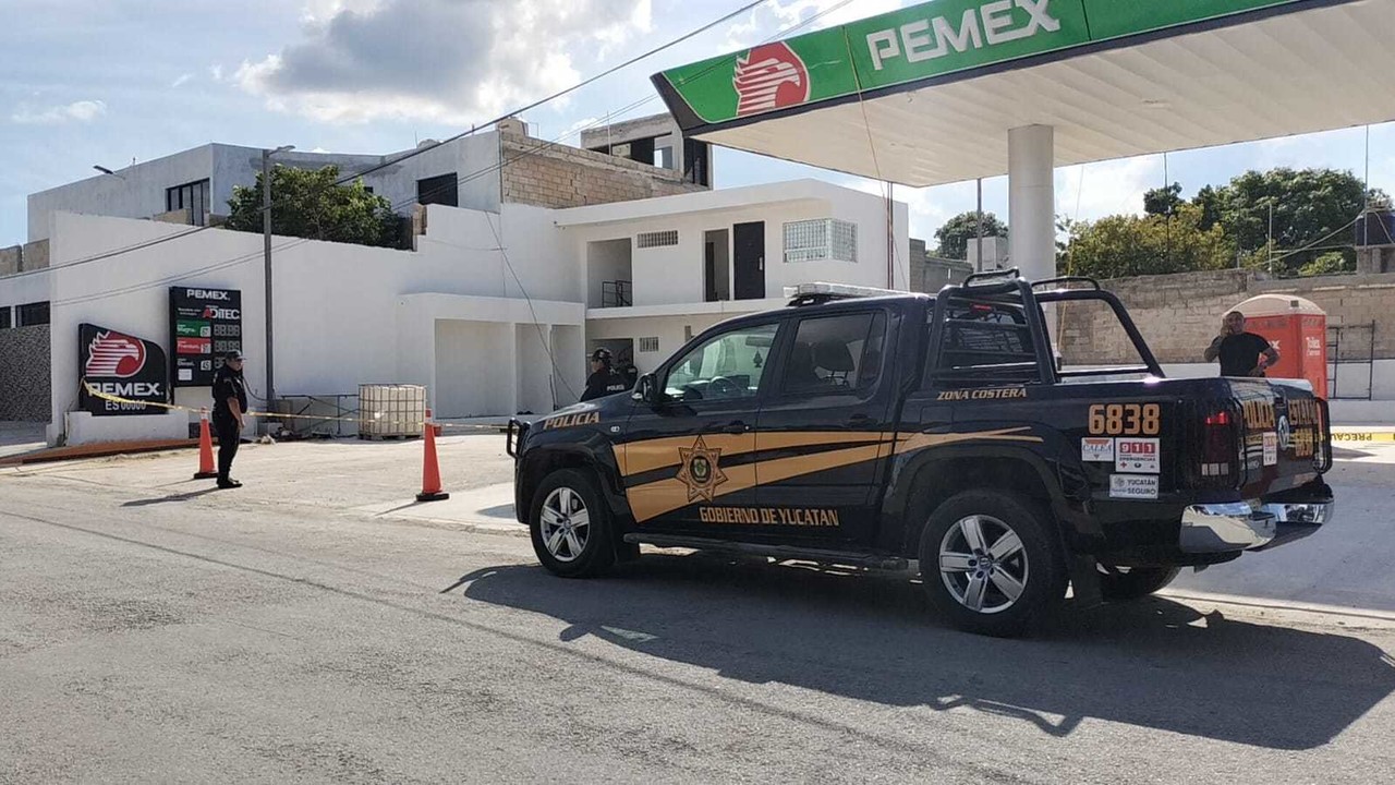 Clausura de una gasolinera en construcción. Foto: Redes sociales