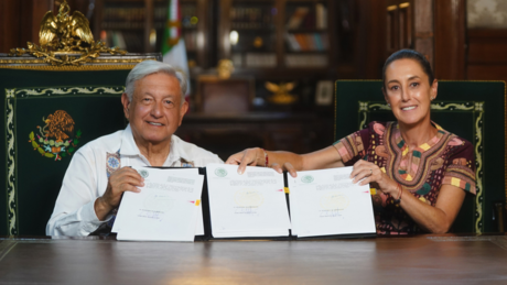 AMLO firma decreto de reforma al Poder Judicial junto a Claudia Sheinbaum