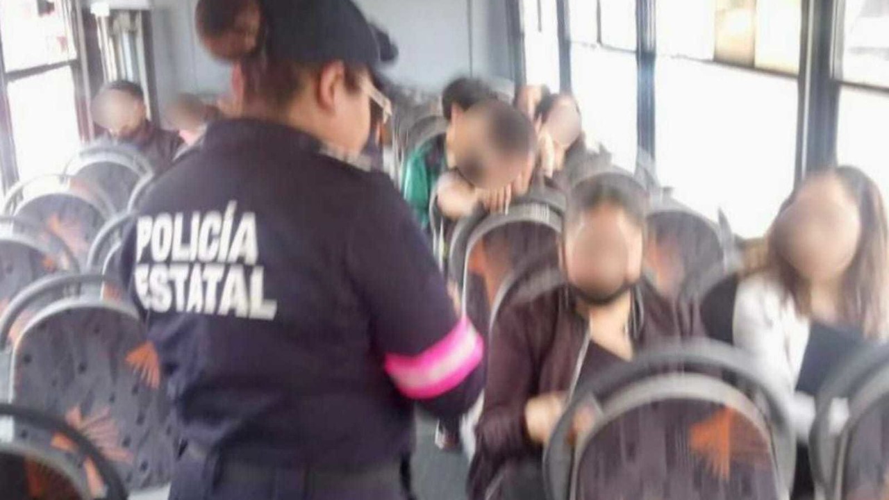 Durante el Operativo Violeta se revisaron a 350 mujeres y 100 hombres en Xonacatlán. Foto: SSEM