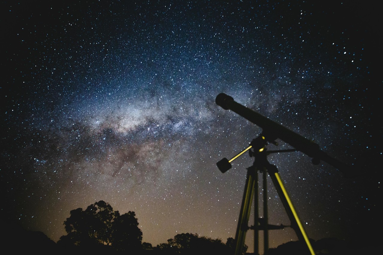 Noche de observatorio. Foto de Pexels.