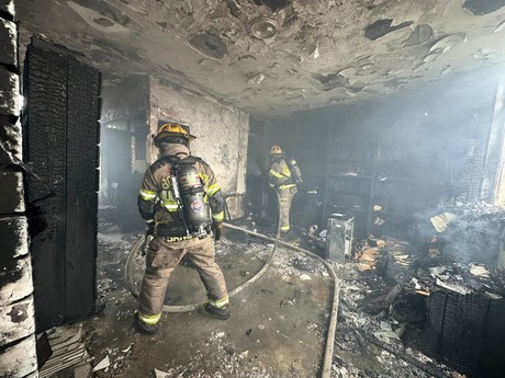 Incendio en edificio de Condominios Constitución en Monterrey