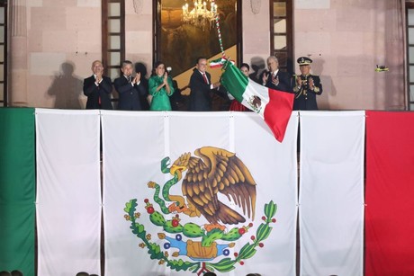 ¡Viva Coahuila y su gente! Manolo Jiménez encabeza ceremonia del Grito