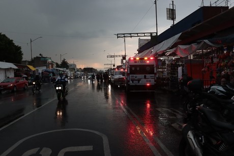 Muere mujer embarazada tras quedar sepultada en derrumbe en negocio de Tepito