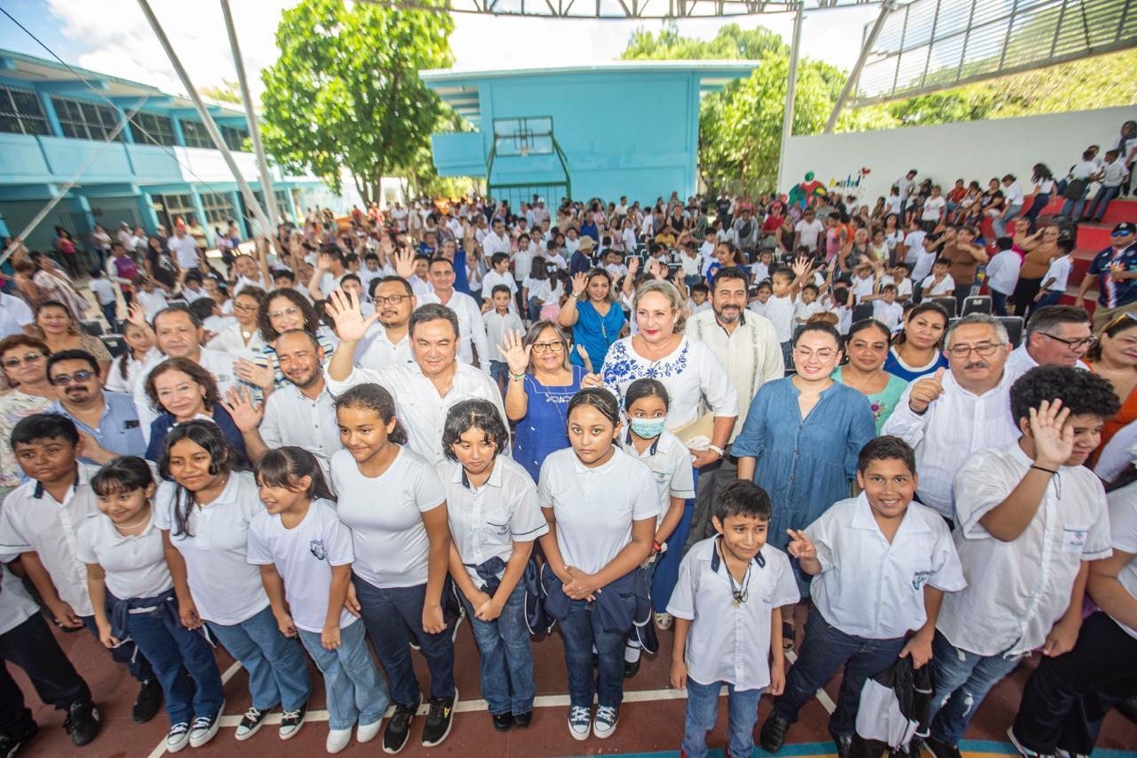 En esta entrega, se beneficiaron  10 instituciones educativas en Mérida. Foto: Segey