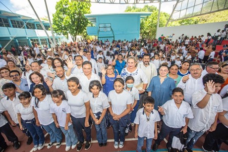 Segey entrega 616 piezas de mobiliario escolar en Mérida: ¡Conoce los detalles!