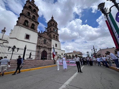 Estudiantes encabezan marcha contra Reforma al Poder Judicial