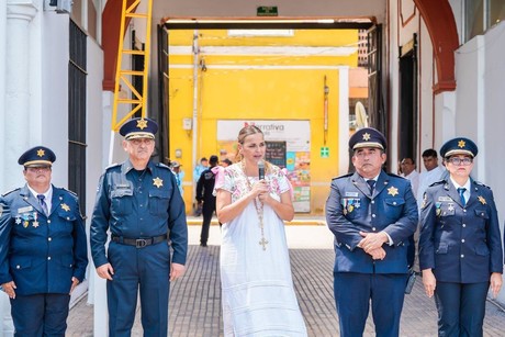 Alcaldesa de Mérida reconoce labor de los elementos de seguridad de Mérida