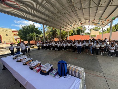 Comienza la entrega de paquetes del programa Impulso Escolar en Yucatán