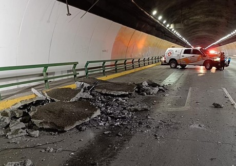 Túnel de la Loma Larga: Cierran dos carriles en sentido San Pedro a Monterrey