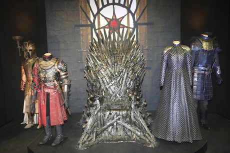 ¿Quieres la espada de Jon Snow? Subastarán objetos reales de 'Game of Thrones'